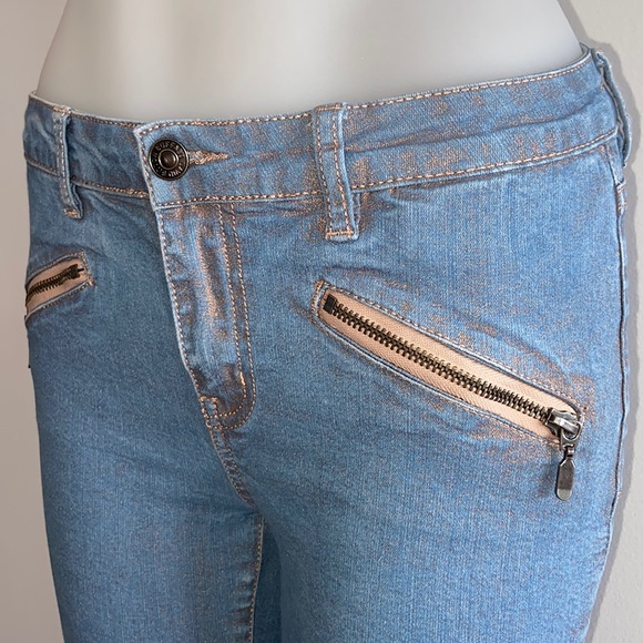 BUFFALO* Rose Gold Shimmer Mid-Rise Skinny Jeans - Picture 6 of 11